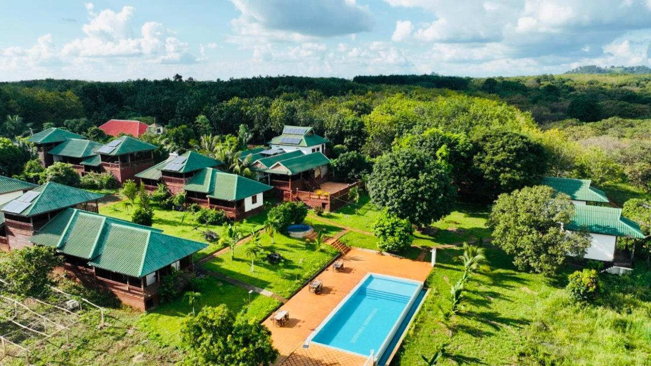 Ratanakiri Paradise Hotel & Restaurant Banlung Exterior foto