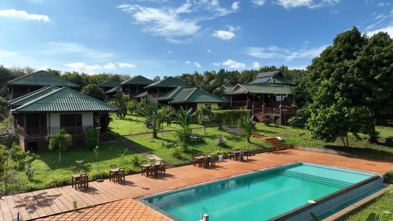 Ratanakiri Paradise Hotel & Restaurant Banlung Exterior foto