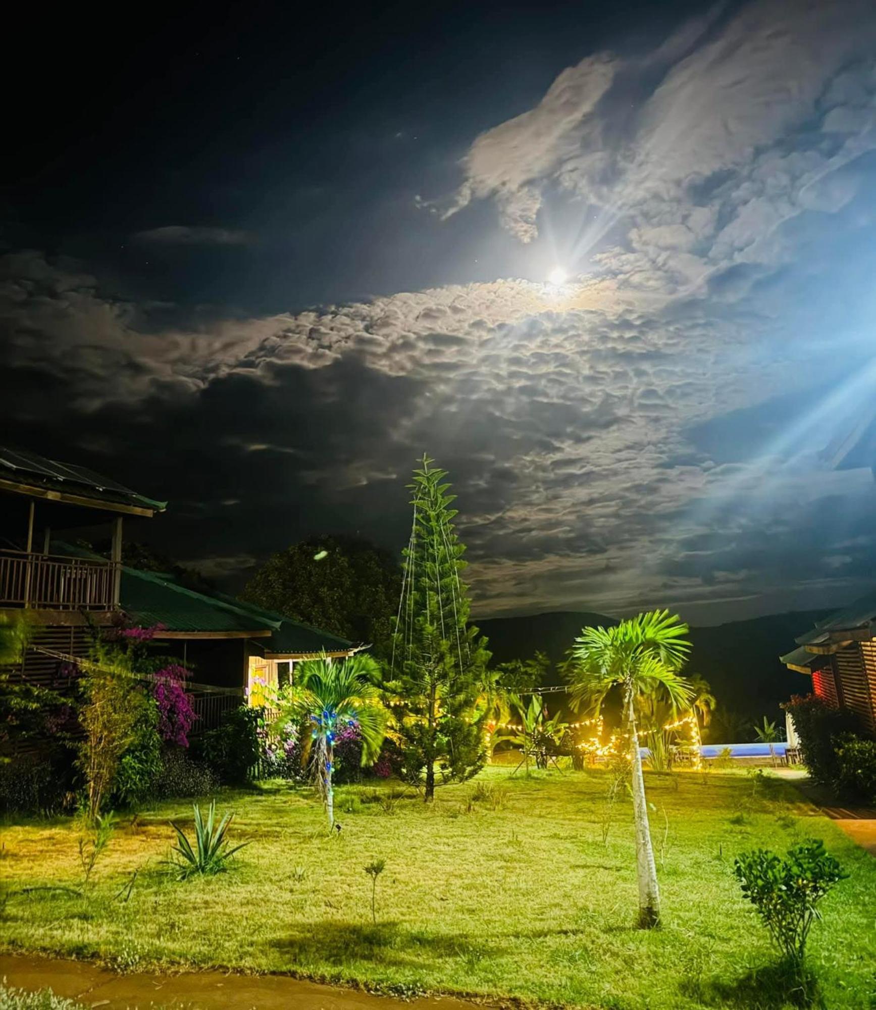 Ratanakiri Paradise Hotel & Restaurant Banlung Exterior foto